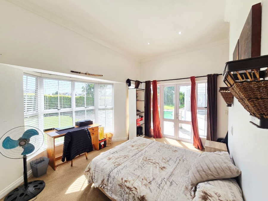 5 Bedroom Property for Sale in Kingswood Golf Estate Western Cape